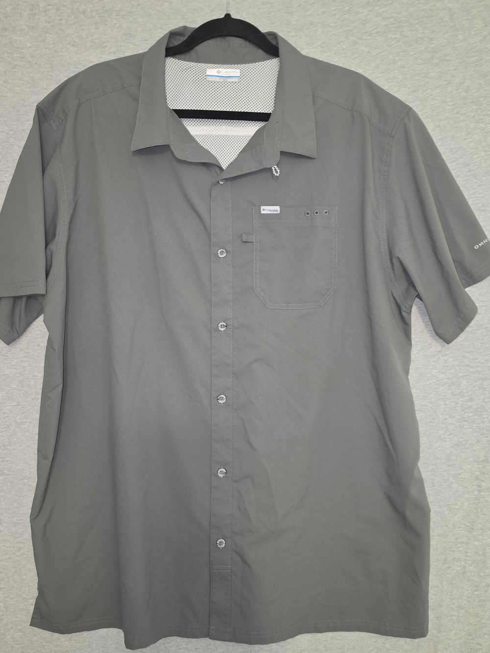 Columbia Men's Short Sleeve Button-Up Shirt - Gray